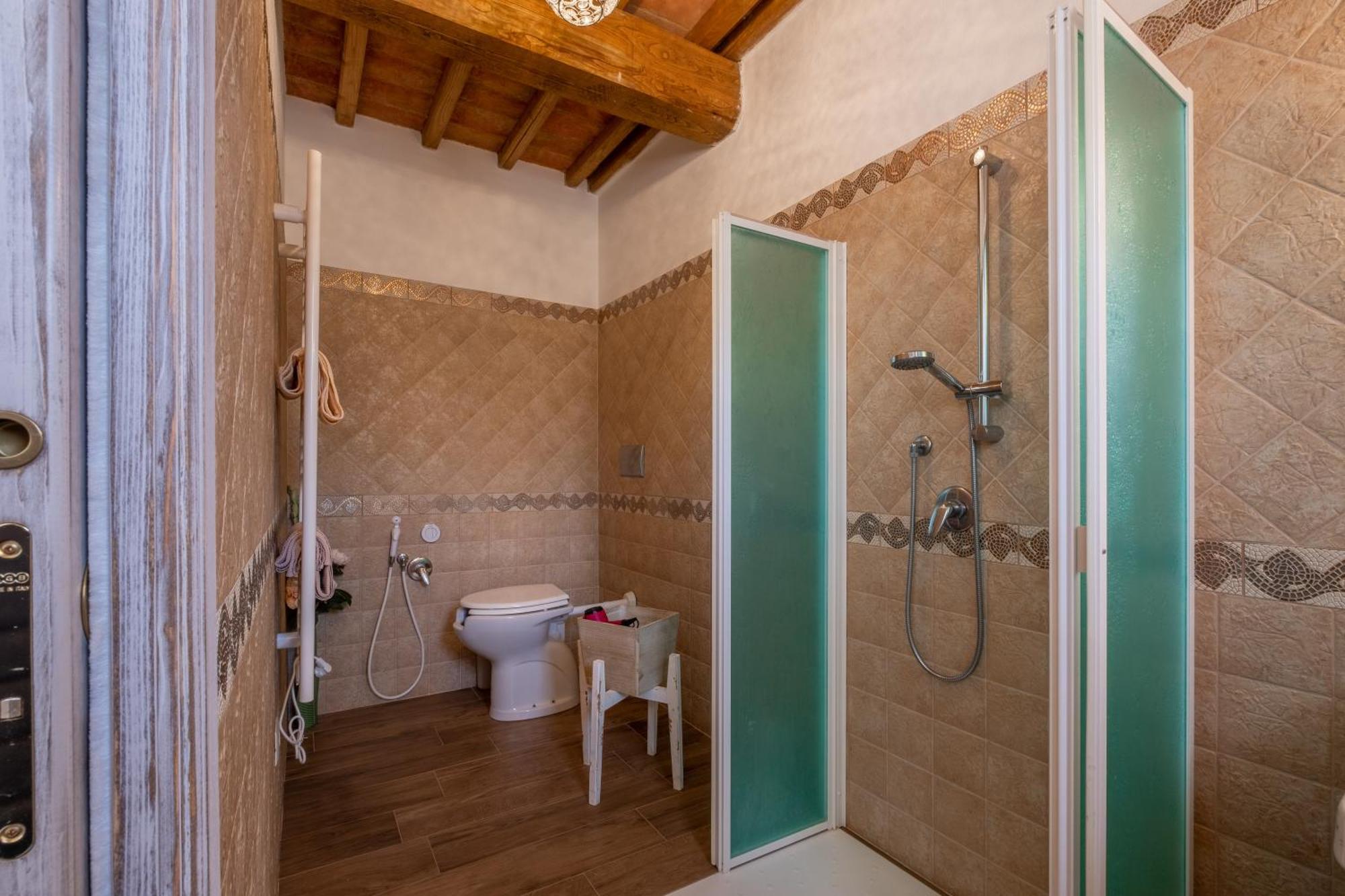 Rosso - Monte Crespini Farm stay *